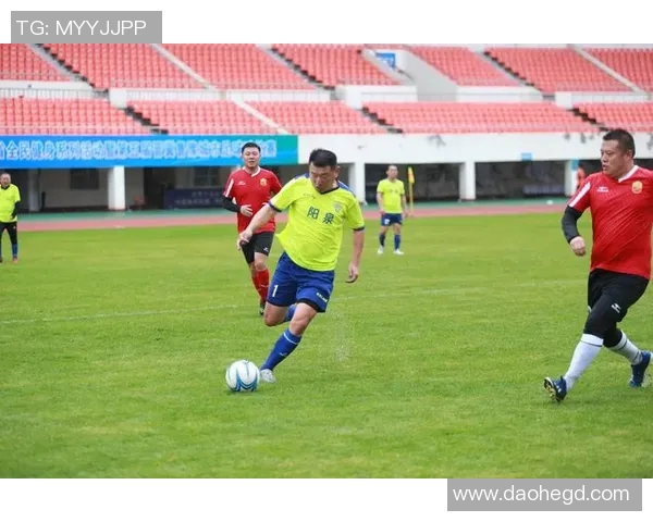 太原足球明星表演赛盛大举行球迷热情高涨共同见证精彩瞬间 太原足球明星表演赛盛大举行球迷热情高涨共同见证精彩瞬间