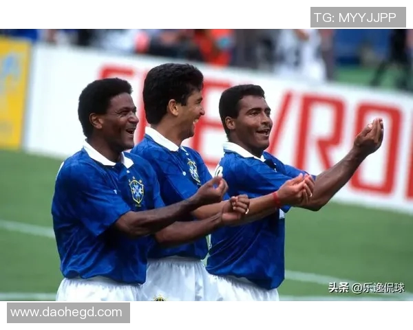 足球明星小罗马精彩瞬间图片集锦展现其辉煌职业生涯与独特魅力 足球明星小罗马精彩瞬间图片集锦展现其辉煌职业生涯与独特魅力